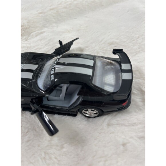KINSMART DODGE VIPER GTS R DIECAST 1:36 TOY CAR - YEAR 2005 - Picture 6 of 12